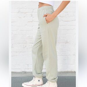 Brandy Melville- John Galt Rosa Sweatpants